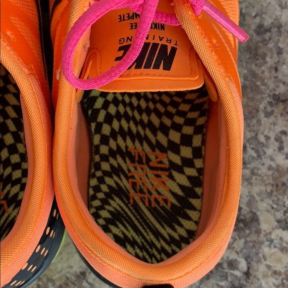 Nike Neon Orange Shoes - Picture 7 of 8